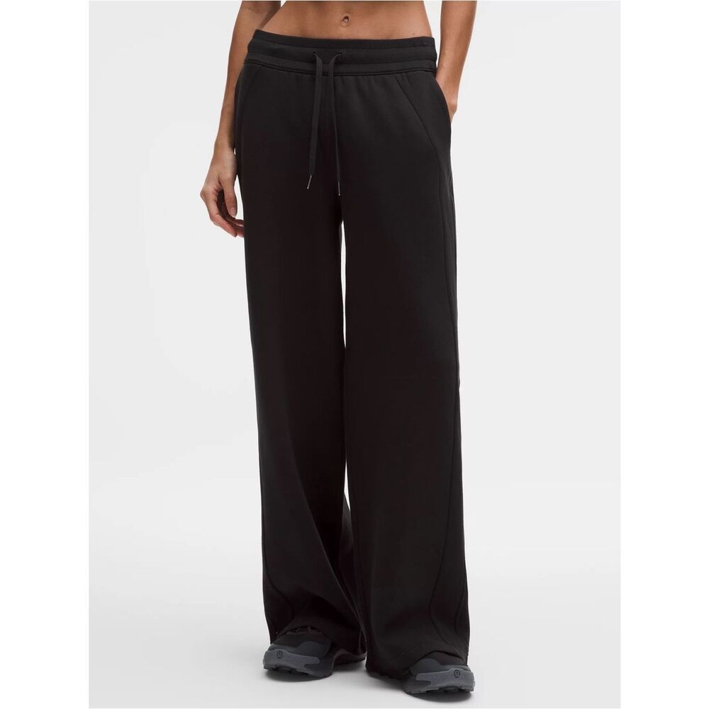 Lululemon - Scuba Mid-Rise Wide-Leg Pant